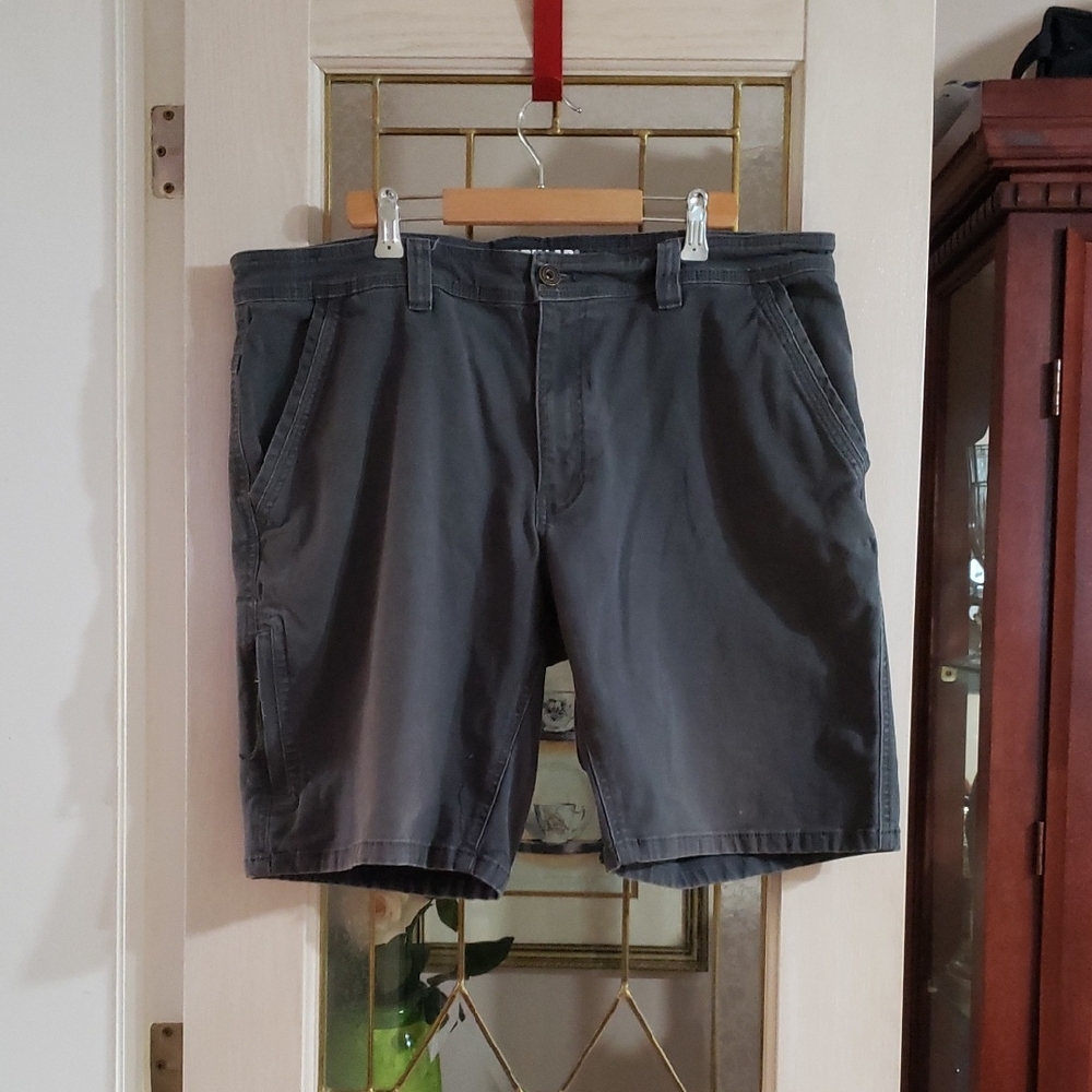 Caterpillar Mens Shorts.  Size 36. GREY